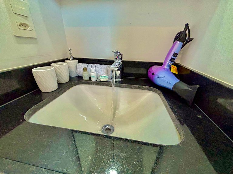 GO Carlos Gomes 802B - Comfort and Convenience