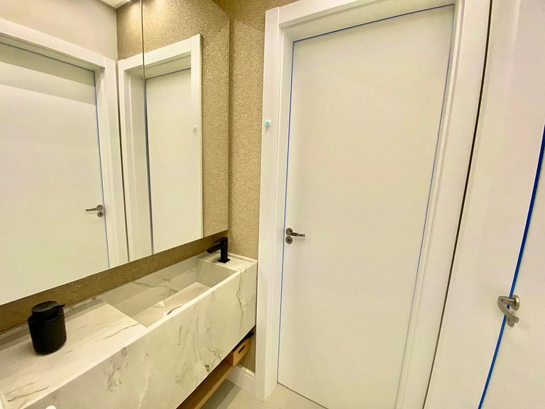 LIV Exclusive Flat 611– a 2 min da Praia de Bombas